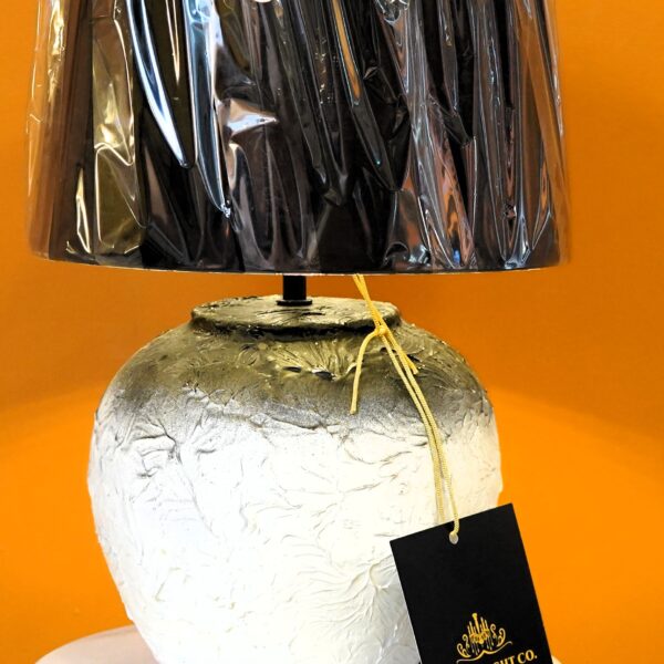 Oreo Obsidian Bloom: The Sculpted Gradient Table Lamp
